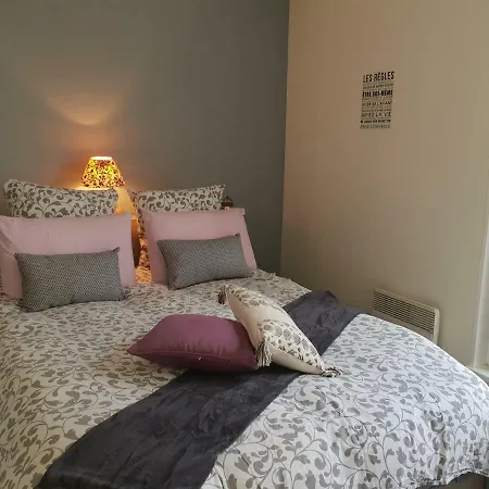 Ty Clement Apartment *